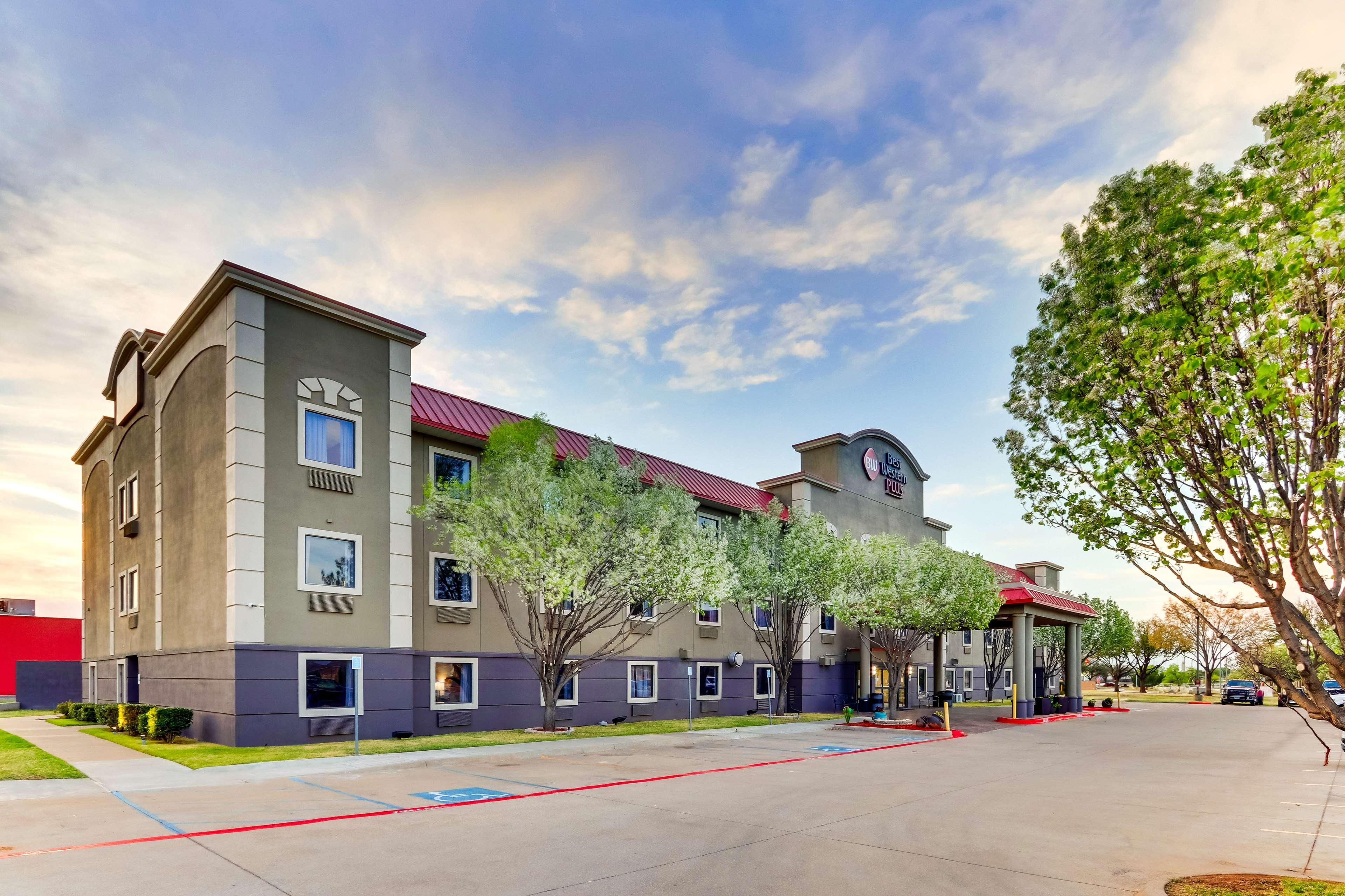 Best Western PLUS University Inn&Suites Wichita Falls Exterior foto