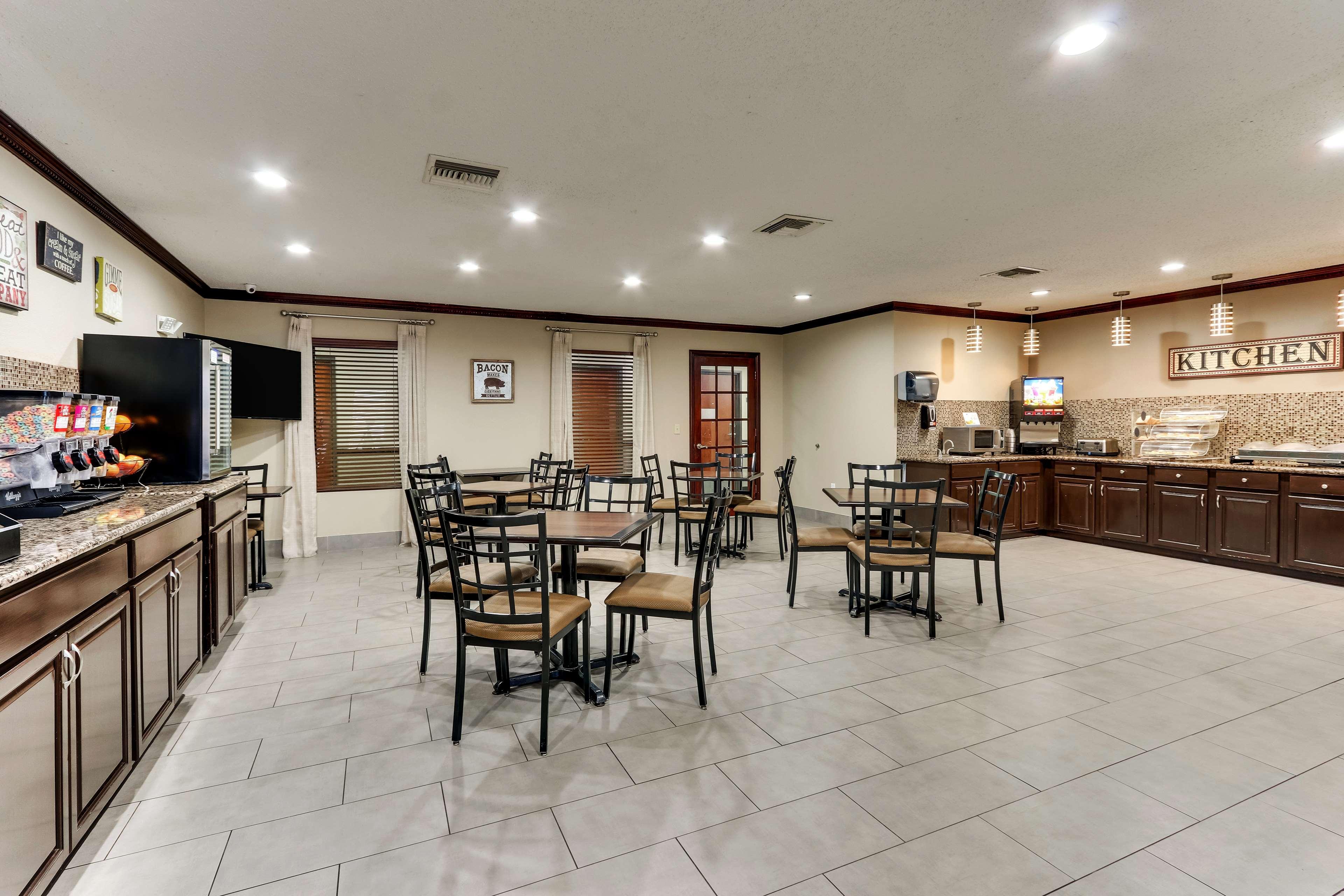 Best Western PLUS University Inn&Suites Wichita Falls Exterior foto